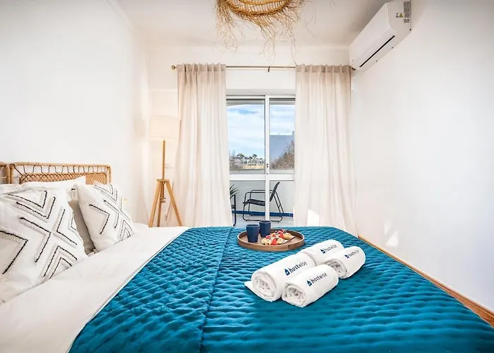 Charming Flat With Balcony - By Hostwise 아파트 *