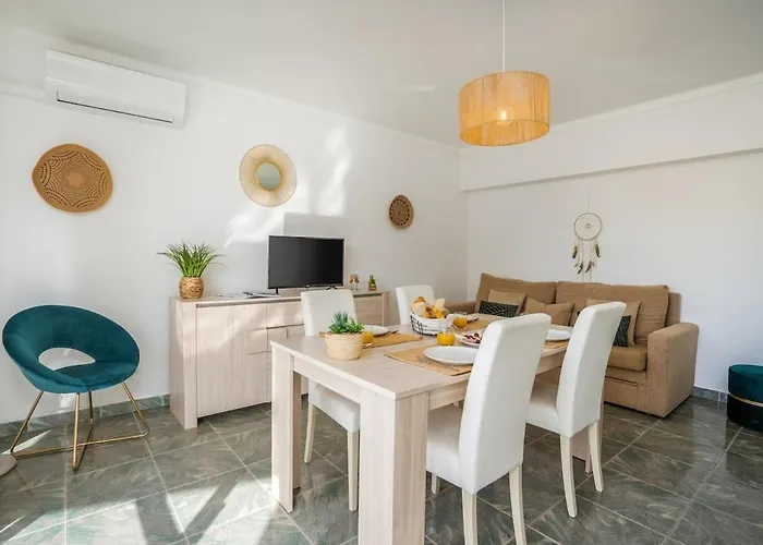 Charming Flat With Balcony - By Hostwise * 포티마오