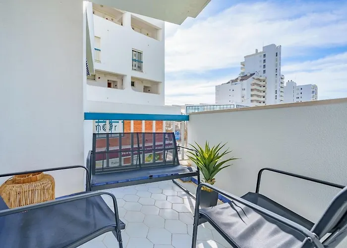 Charming Flat With Balcony - By Hostwise 아파트